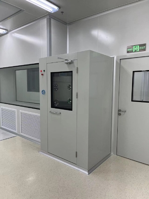 Chambre de douche électronique à verrouillage dans le laboratoire hospitalier de l'industrie pharmaceutique